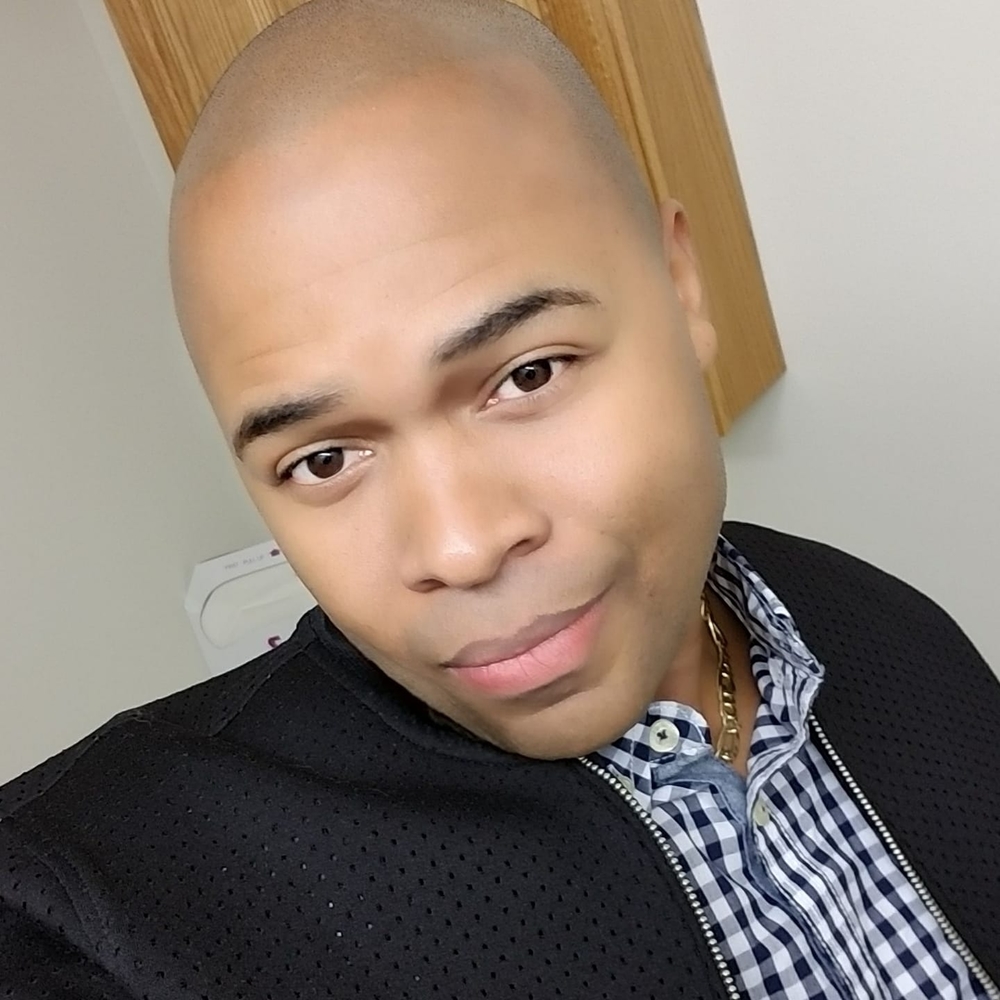 Meet your Posher, Derrick